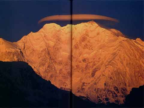 
Kangchenjunga East Face At Sunrise - Footsteps In The Clouds book
